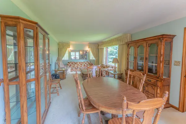 1825 Jackson ST, Maplewood, MN 55117