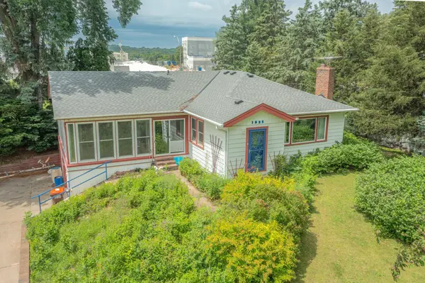 1825 Jackson ST, Maplewood, MN 55117