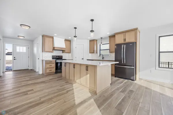 509 Prairie Pkwy, Kindred, ND 58051