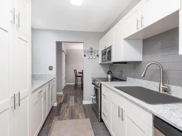 6423 Colony WAY #1C, Edina, MN 55435