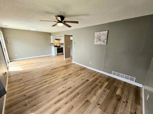 667 E Burnsville Pkwy, Burnsville, MN 55337