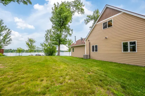 1674 W White Ash DR, Apple River Twp, WI 54810