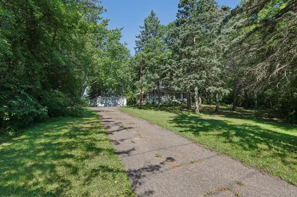 1430 Manning AVE S, Woodbury, MN 55129