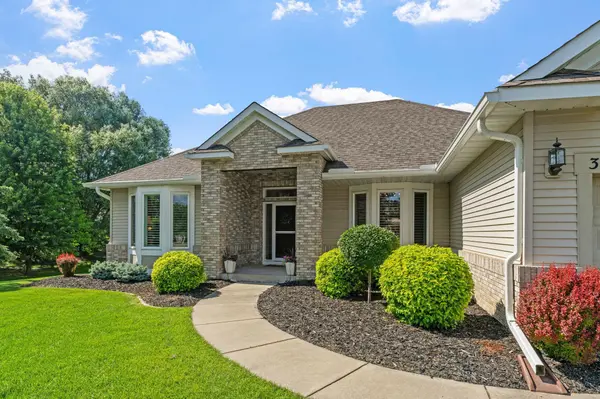 3114 Canyon CIR, Chaska, MN 55318