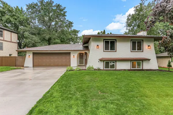 1750 Lansford LN, Mendota Heights, MN 55118