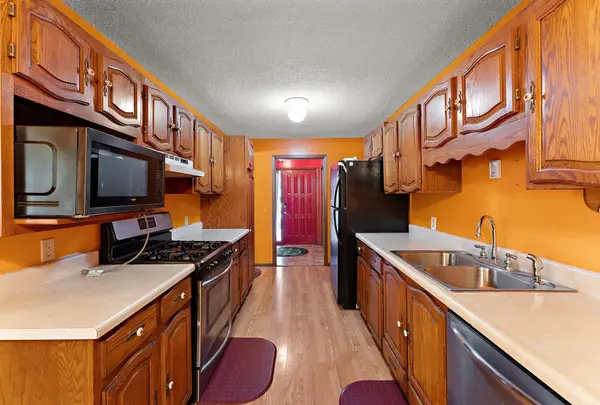 7609 James AVE N, Brooklyn Park, MN 55444