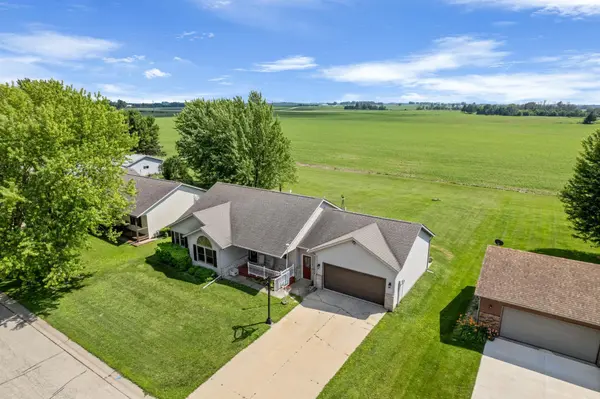 175 Nicholas DR, Lewiston, MN 55952