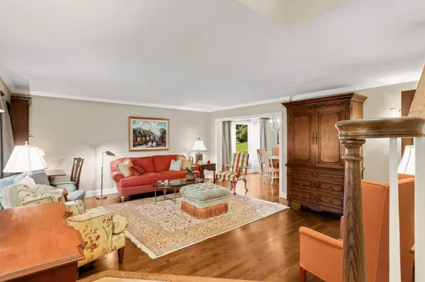 7708 Tanglewood CT, Edina, MN 55439