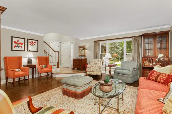 7708 Tanglewood CT, Edina, MN 55439