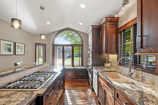 11250 N Eagle Lake BLVD, Maple Grove, MN 55369