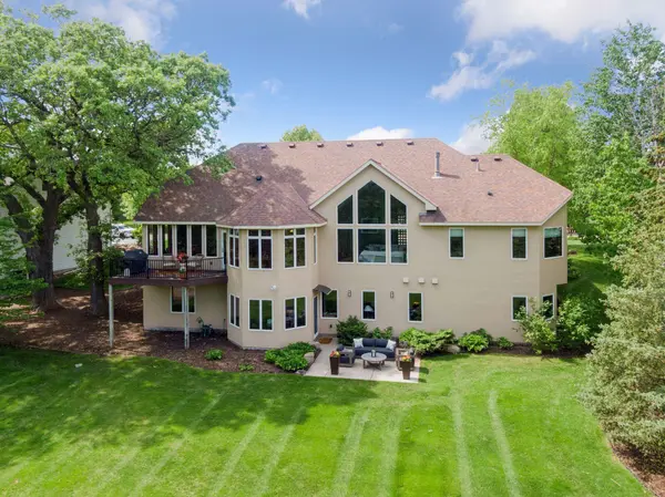 1656 Isabella Pkwy, Chaska, MN 55318