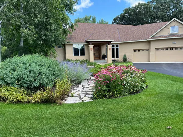 1656 Isabella Pkwy, Chaska, MN 55318