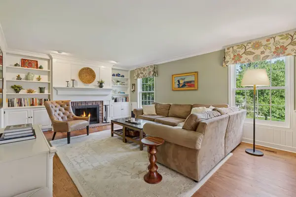 18500 Beaverwood RD, Minnetonka, MN 55345