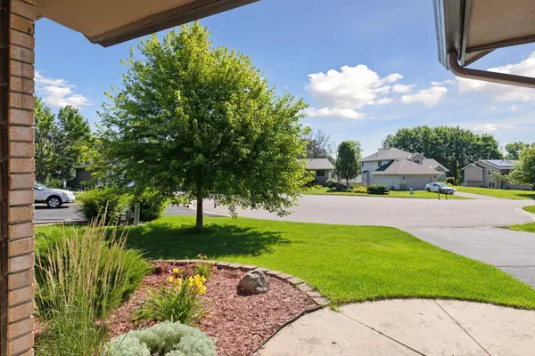 16276 Greenbriar CT, Lakeville, MN 55044
