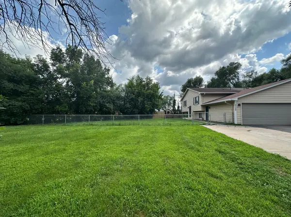 2728 111th AVE NW,  Coon Rapids,  MN 55433