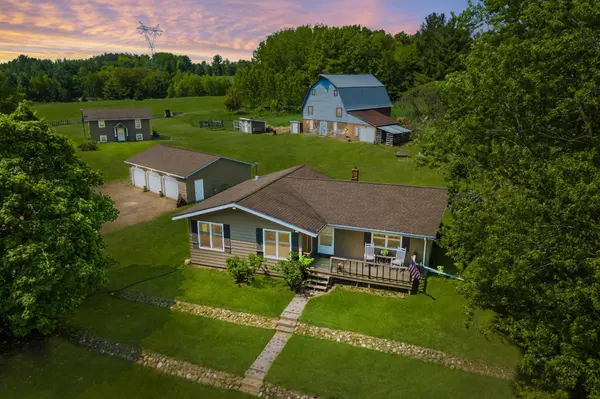 18400 Lundgren DR, Pine Lake Twp, MN 55735