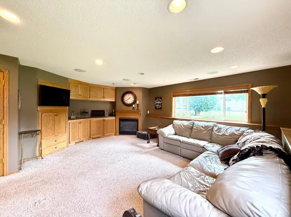 10539 56th ST NE, Albertville, MN 55301