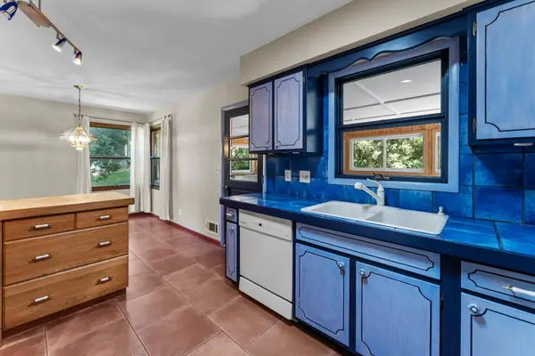 5895 Stoneybrook DR, Minnetonka, MN 55345