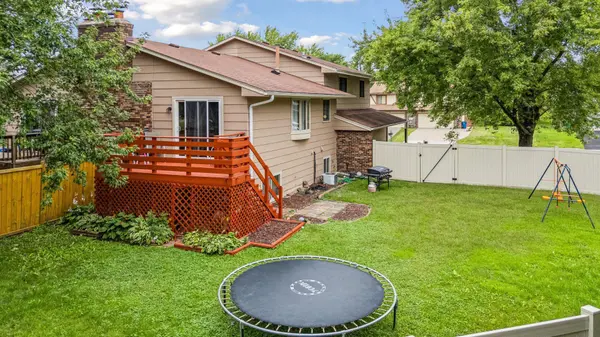 9225 29th AVE N, New Hope, MN 55427