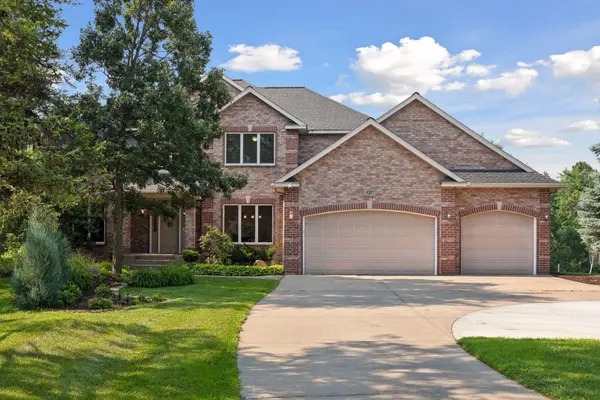 4301 Overlook DR, Bloomington, MN 55437