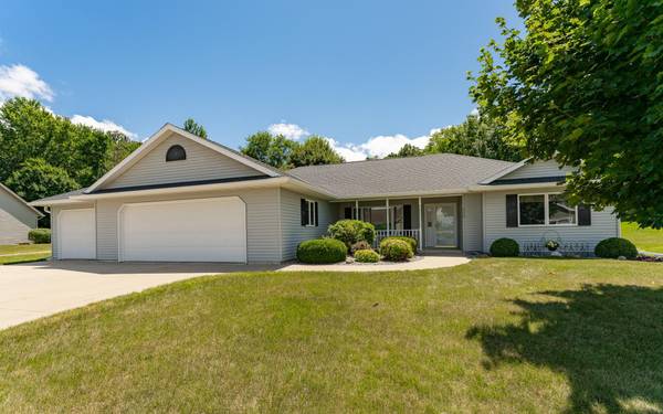 320 Northern Hills TRL, Saint Charles, MN 55972