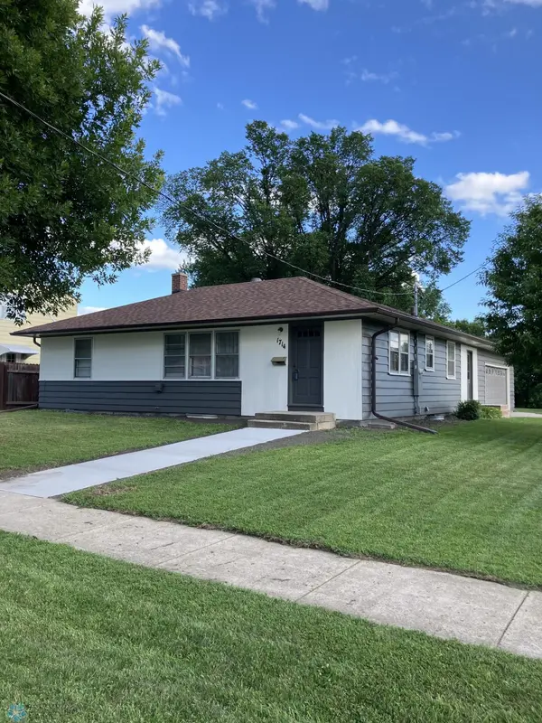 1714 2nd AVE S, Fargo, ND 58103