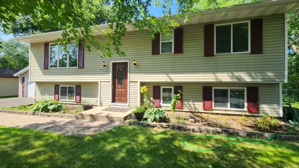 13210 Newlander AVE, Lindstrom, MN 55045