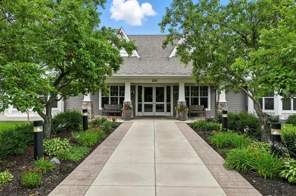100 Clydesdale TRL #116, Medina, MN 55340