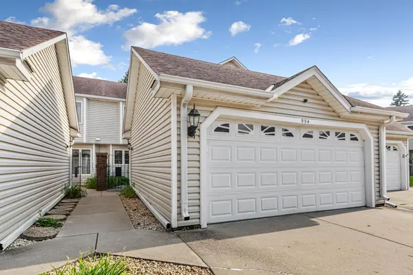 994 Hill CT, Shoreview, MN 55126