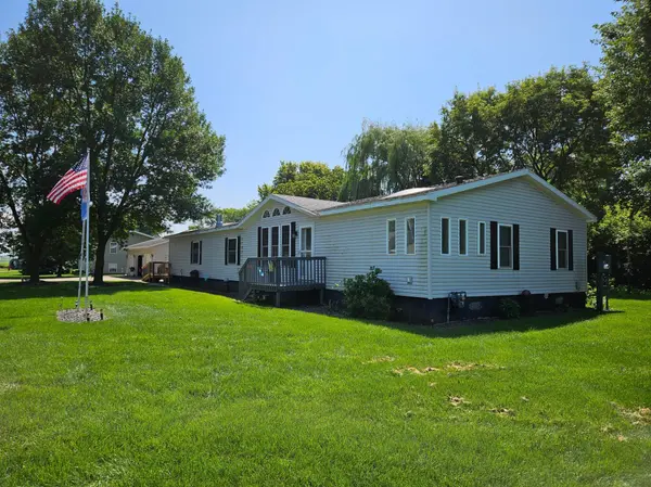 204 W Sidney ST W, Morristown, MN 55052