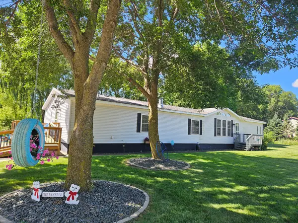 204 W Sidney ST W, Morristown, MN 55052