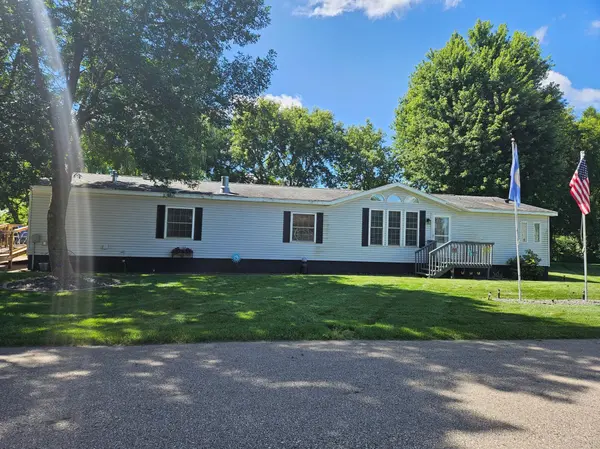 204 W Sidney ST W, Morristown, MN 55052