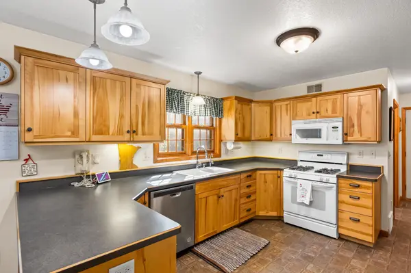 615 Woodsmen DR NE, Alexandria, MN 56308