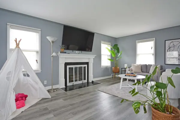 75 Geranium AVE E, Saint Paul, MN 55117