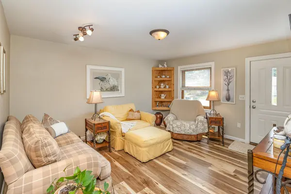 15107 Dunbar CT, Apple Valley, MN 55124