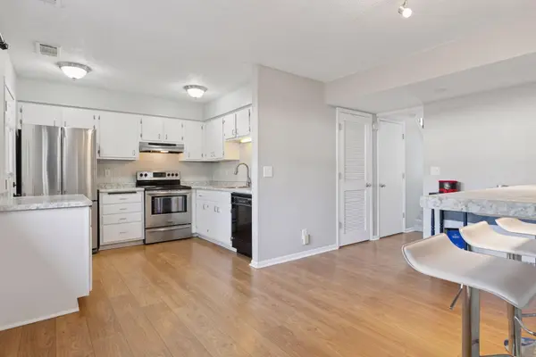 7834 Dunmore RD, Woodbury, MN 55125