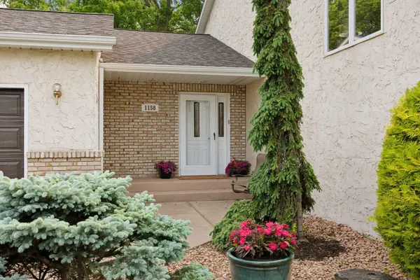 1158 Veronica LN, Mendota Heights, MN 55118