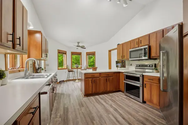1158 Veronica LN, Mendota Heights, MN 55118