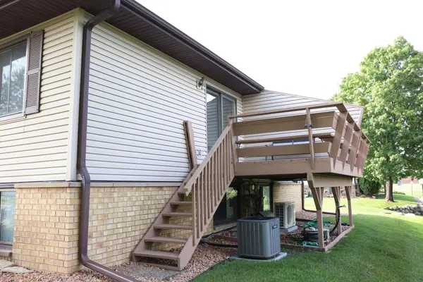 8442 Toledo AVE N, Brooklyn Park, MN 55443