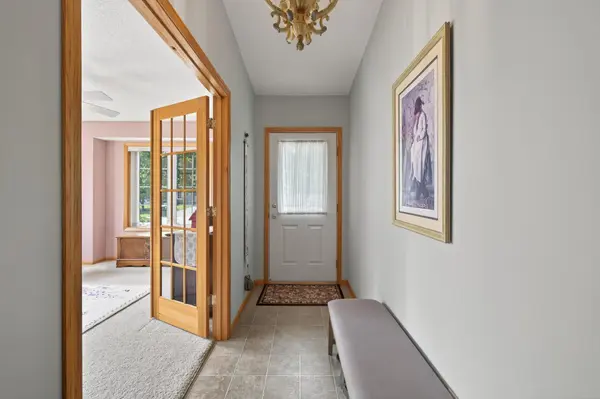 919 Evergreen CT, Vadnais Heights, MN 55127