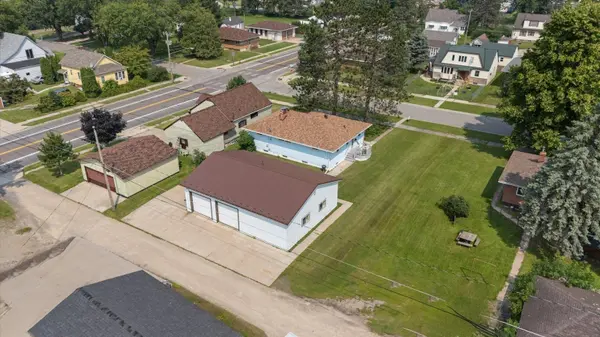 27 10th ST NW, Chisholm, MN 55719