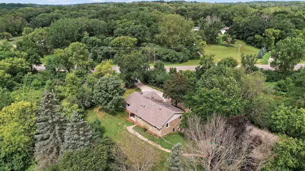 9575 Woodhill BLVD, Lakeville, MN 55044