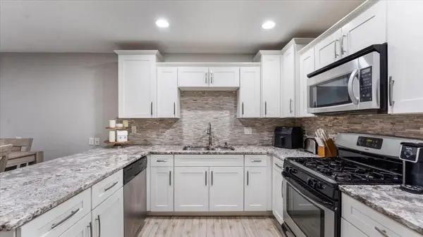 61 Landau Alcove, Woodbury, MN 55125
