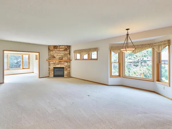1315 Holly AVE N, Oakdale, MN 55128