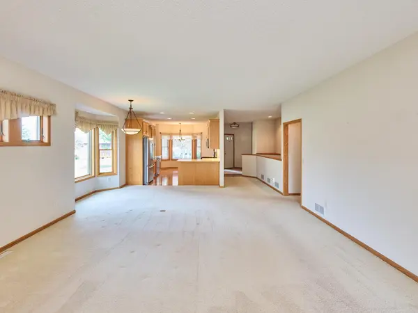 1315 Holly AVE N, Oakdale, MN 55128