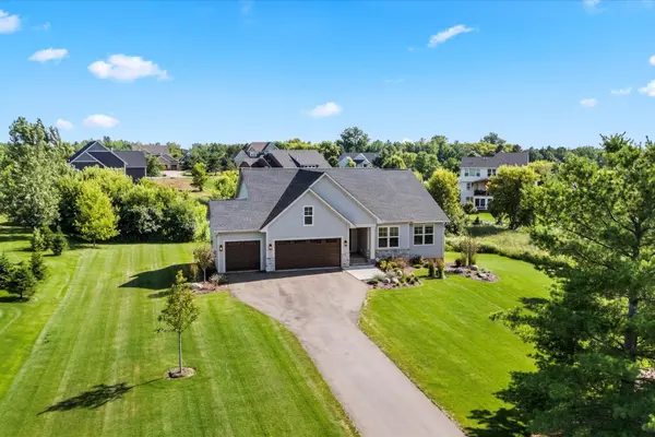 719 Mount Curve, Hudson, WI 54016