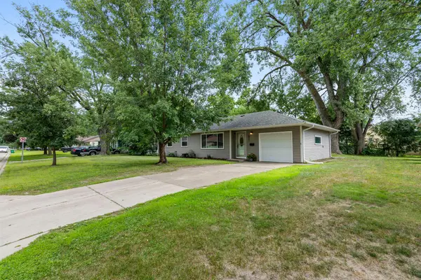 6901 58th AVE N, Crystal, MN 55428
