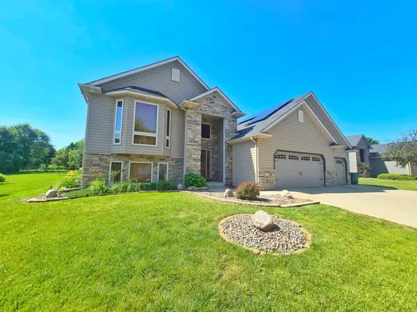 2250 Galileo PL SW, Rochester, MN 55902