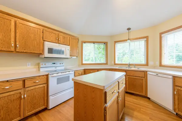 7309 Deer Pass DR, Centerville, MN 55038