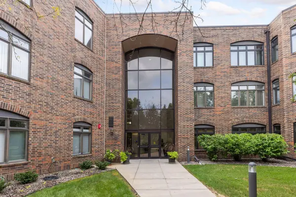 5555 Dewey Hill RD #314, Edina, MN 55439